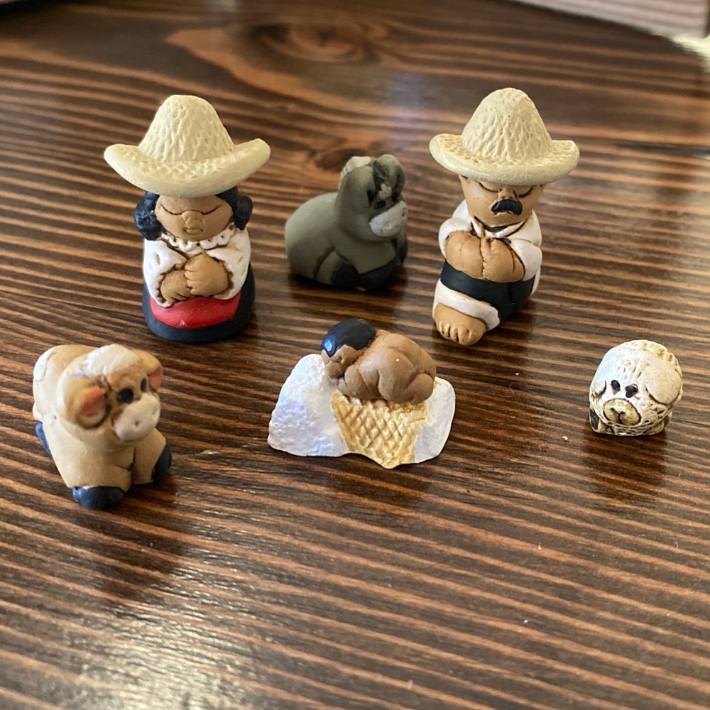Peruvian Handmade Clay 9-Piece Mini Nativity Set 1" H Christmas Original Box